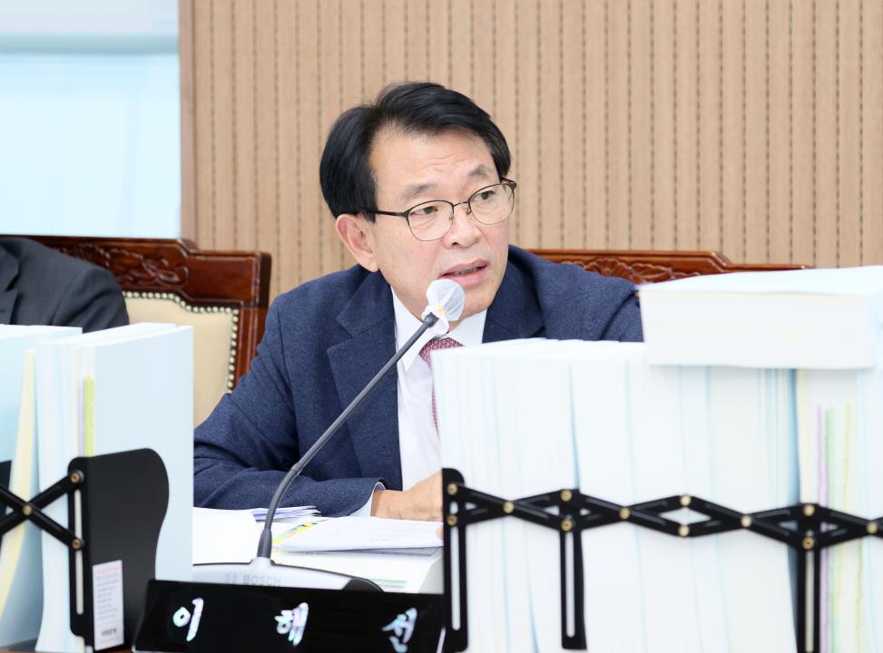 '제362회 정례회 제3차 예산결산특별위원회' 게시글의 사진(66) '251211_제3차 예산결산특별위원회_81.JPG'