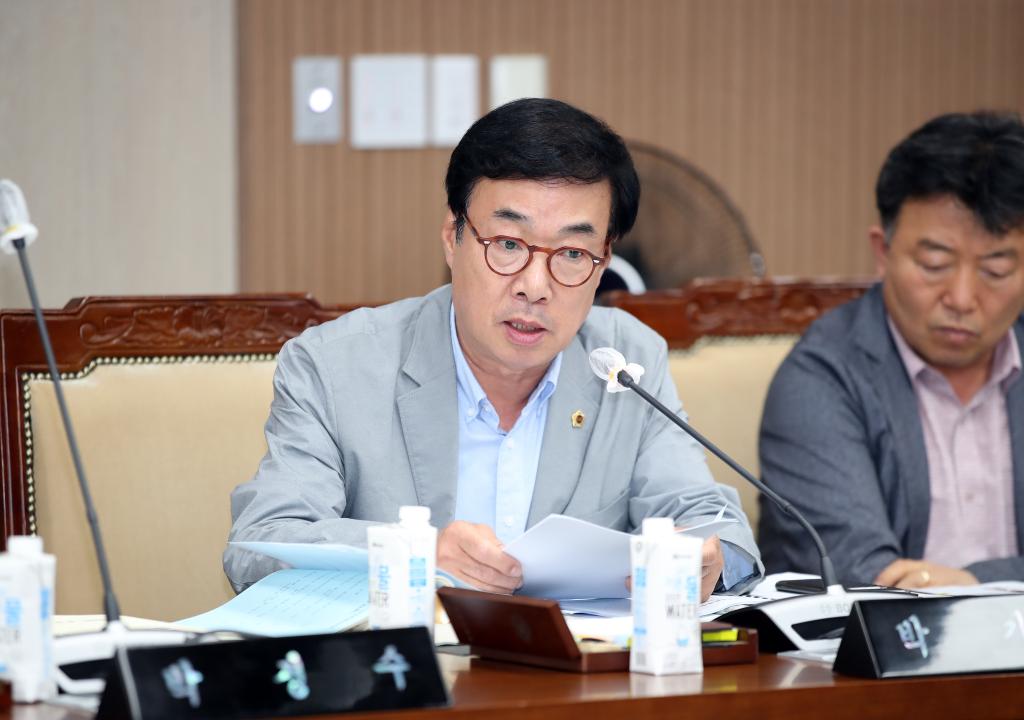 '제2차 문화관광재단 대표이사 후보자 인사청문특위' 게시글의 사진(25) '230621_제2차 문화관광재단 대표이사 인사청문특위_122.JPG'