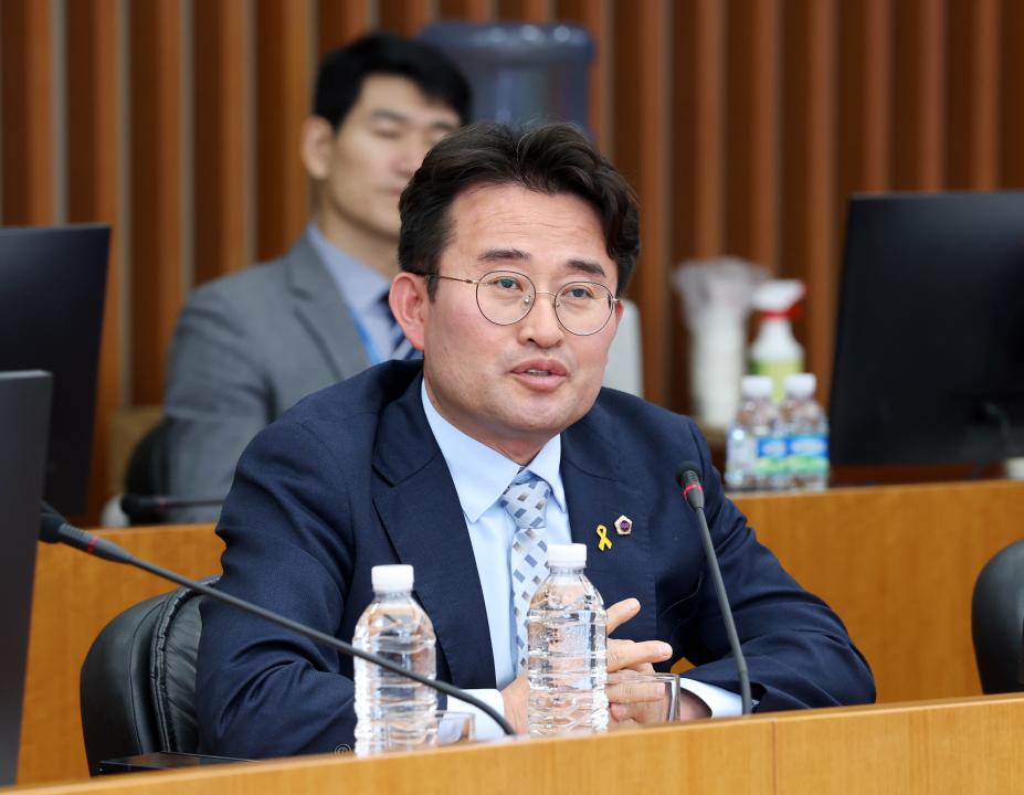 '제358회 임시회 기획경제위원회 현장방문' 게시글의 사진(113) '0416_코닝정밀소재 방문31.jpg'