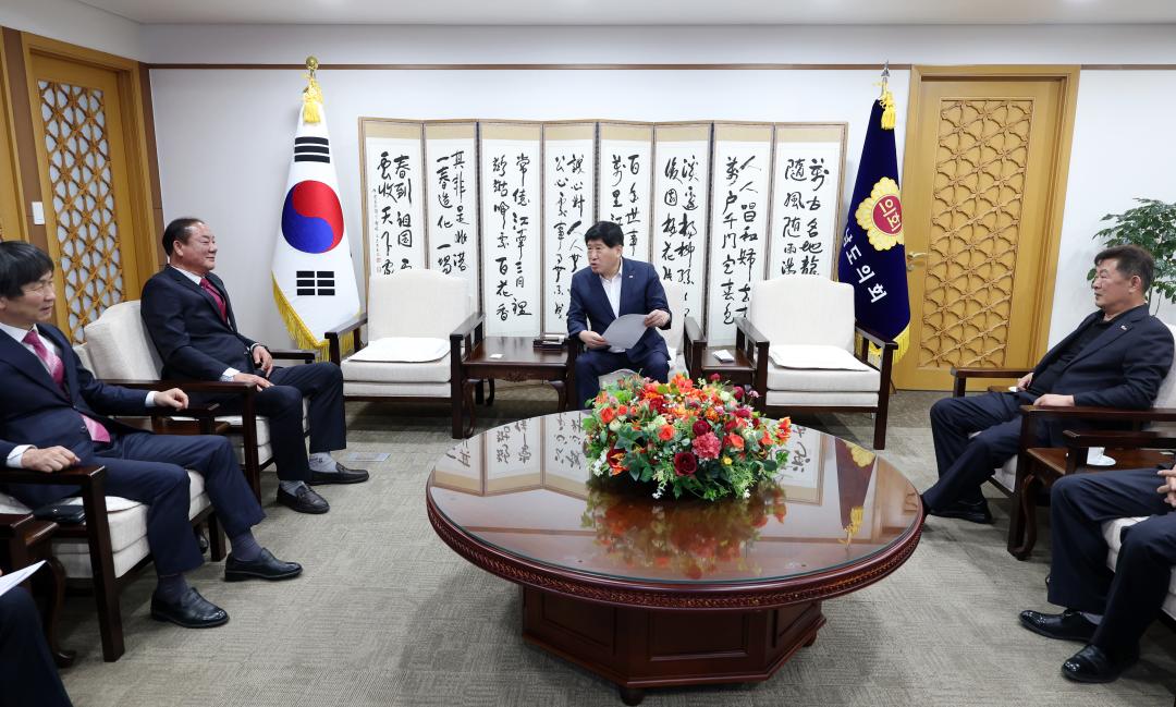'대전세종충남 중소기업 협회 회장 일행 접견' 게시글의 사진(5) '0421_대전세종충남 중소기업협회 접견05.jpg'