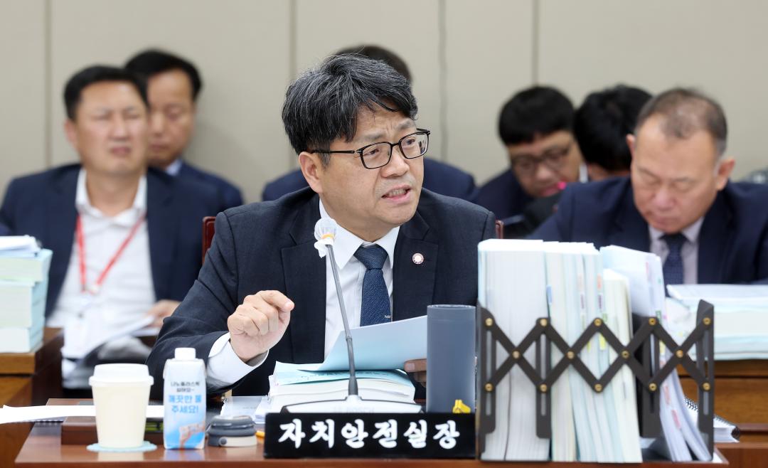 '제362회 정례회 제1차 행정문화위원회' 게시글의 사진(60) '1127_행정문화위원회 신동헌 실장03.jpg'