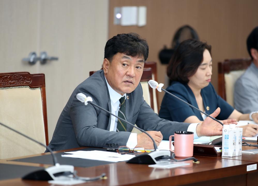 '제2차 문화관광재단 대표이사 후보자 인사청문특위' 게시글의 사진(36) '230621_제2차 문화관광재단 대표이사 인사청문특위_233.JPG'