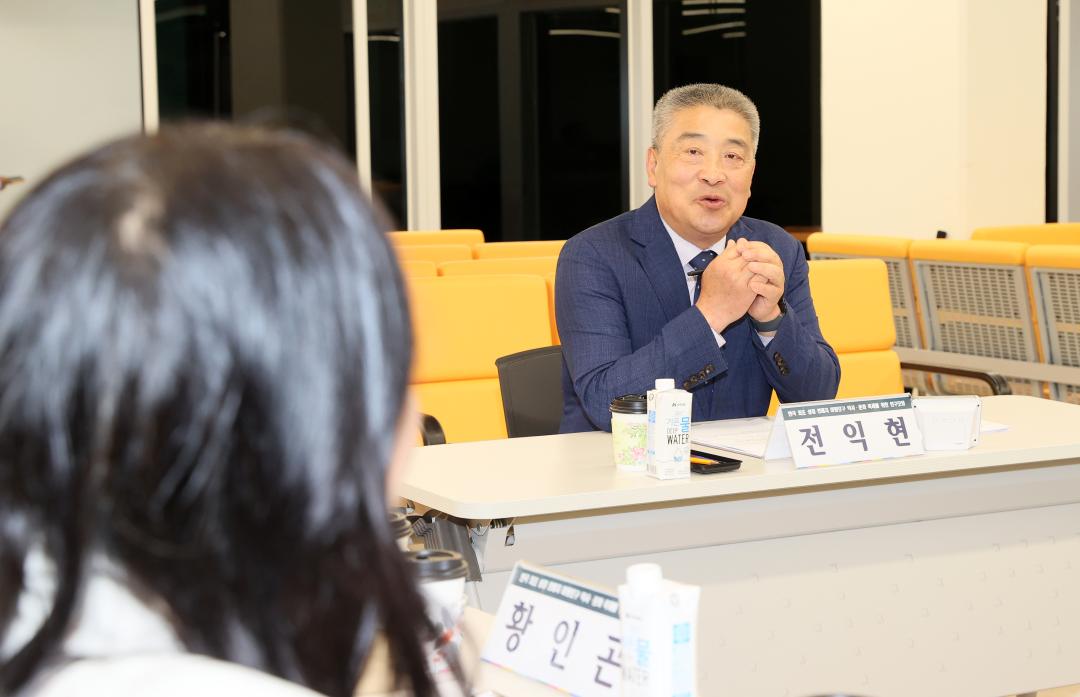 '전익현 의원 '한국 최초 성경전래지 역사‧문화 축제를 위한 연구모임'' 게시글의 사진(19) '250509_전익현 의원 성경전래지 마량포구 축제 연구모임_22.JPG'
