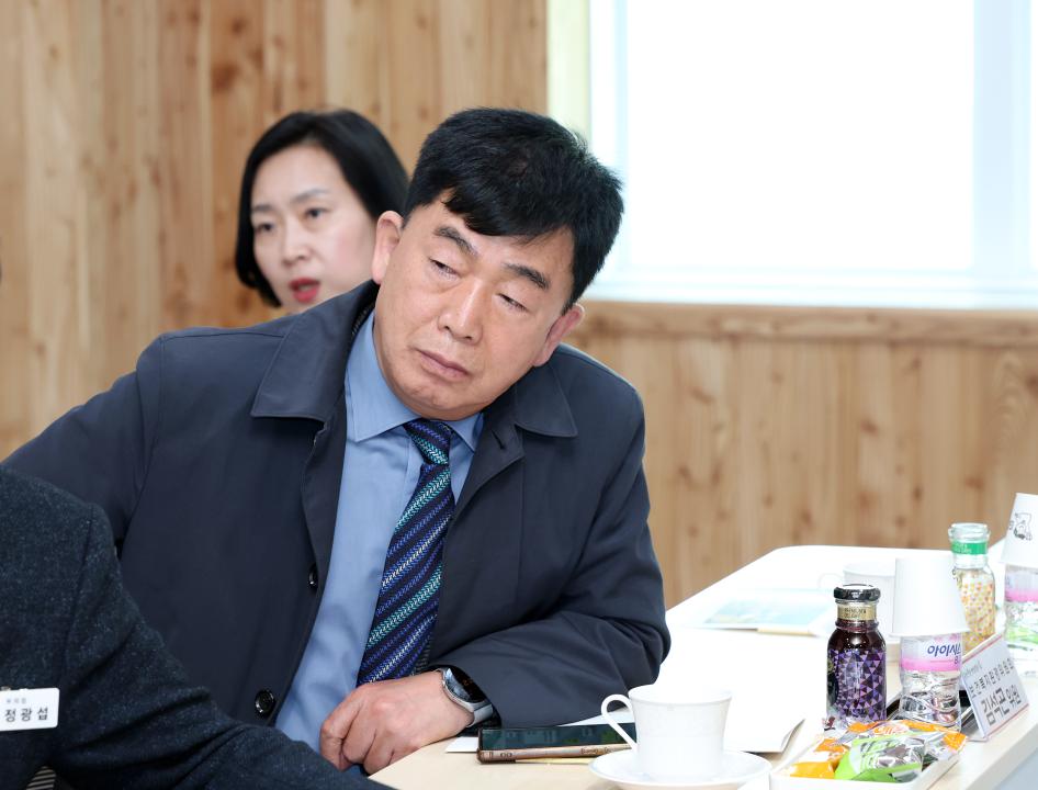 '제358회 임시회 보건복지환경위원회 현장방문' 게시글의 사진(117) '0415_원산도 자연휴양림 현장방문33.jpg'