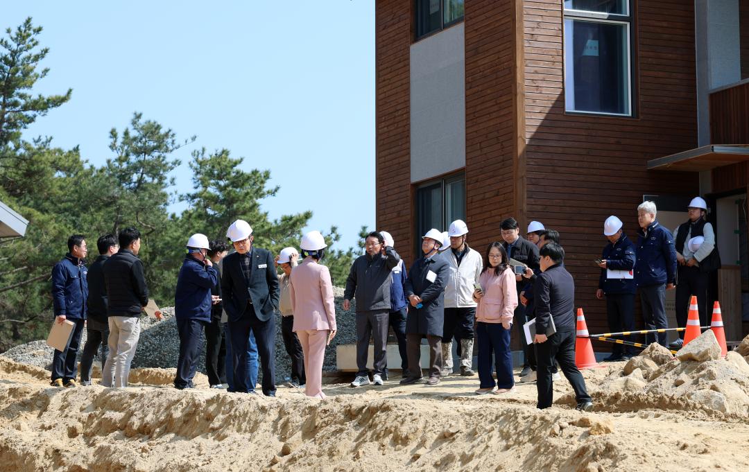 '제358회 임시회 보건복지환경위원회 현장방문' 게시글의 사진(139) '0415_원산도 자연휴양림 현장방문50.jpg'