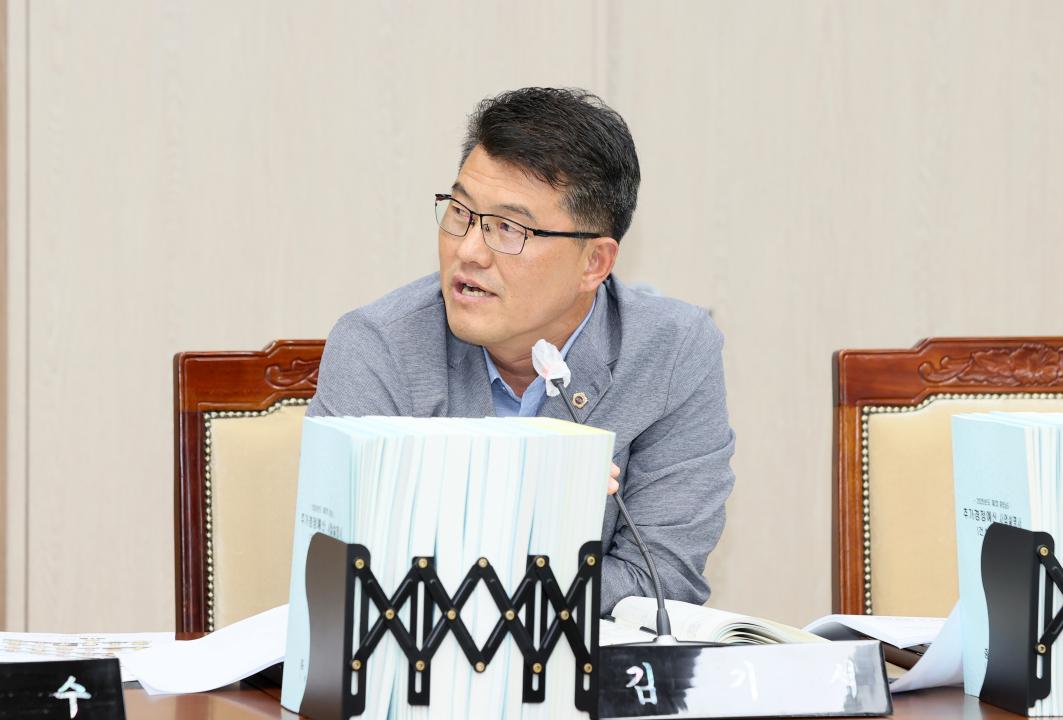 '제361회 임시회 제1차 예산결산특별위원회' 게시글의 사진(45) '250908_제361회 임시회 예결특위_48.JPG'