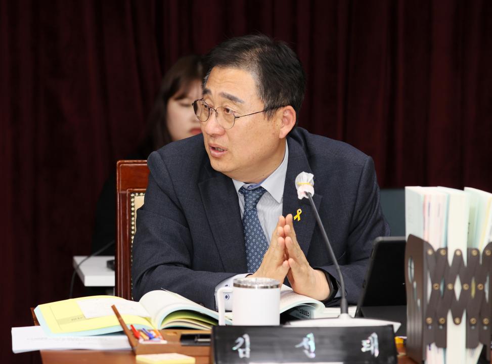 '제358회 임시회 제1차 교육위원회' 게시글의 사진(19) '250414_제358회 임시회 제1차 교육위원회_33.JPG'