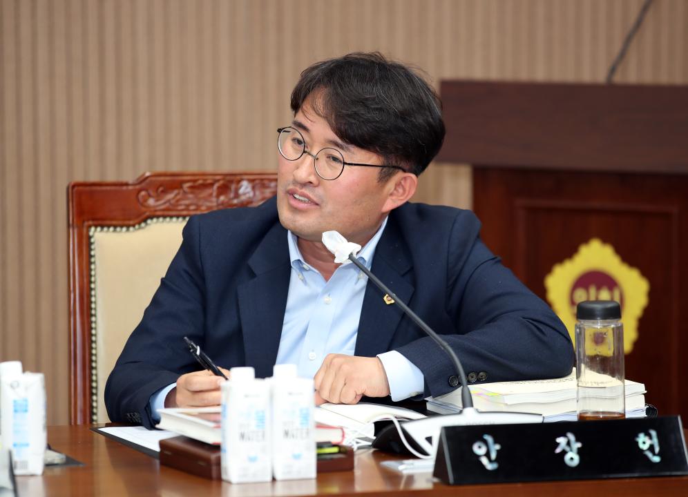 '제2차 문화관광재단 대표이사 후보자 인사청문특위' 게시글의 사진(12) '230621_제2차 문화관광재단 대표이사 인사청문특위_49.JPG'