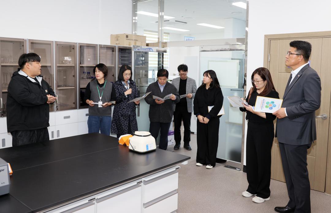 '김기서 의원, 공공급식처의 충남 농림‧축산‧수산물 공급 확대 위한 연구모임' 게시글의 사진(49) '251104_김기서 의원 공공급식 활성화 연구모임_00.JPG'
