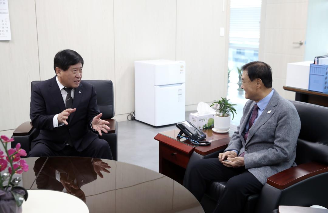 '2027 충청권 하계세계대학경기대회 충청권 4개 시.도 의회 의장 간담회' 게시글의 사진(17) '1210_충청권 시도의회의장 간담회05.jpg'