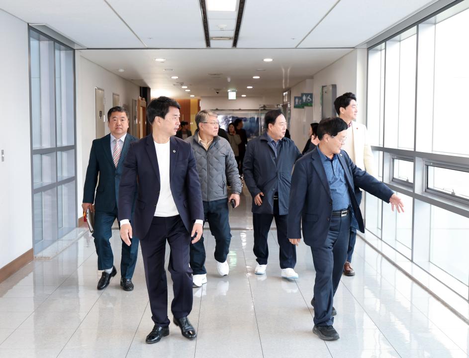 '제주특별자치도의회 교육위원회 충남도의회 방문' 게시글의 사진(4) '1104_제주도의회 교육위원회 방문18.jpg'