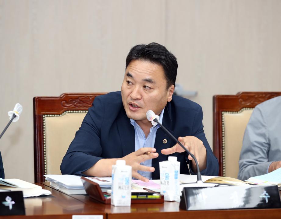 '제2차 문화관광재단 대표이사 후보자 인사청문특위' 게시글의 사진(16) '230621_제2차 문화관광재단 대표이사 인사청문특위_68.JPG'