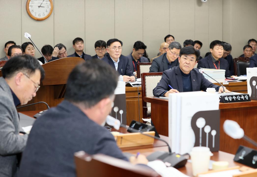 '제363회 임시회 제2차 농수산해양위원회' 게시글의 사진(35) '260122_제363회 임시회 제2차 농수산해양위원회_52.JPG'