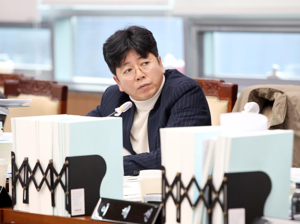 '제362회 정례회 제1차 예산결산특별위원회' 게시글의 사진(17) '1208_제362회 정례회 재1차 예산결산특별위원회_16.jpg'