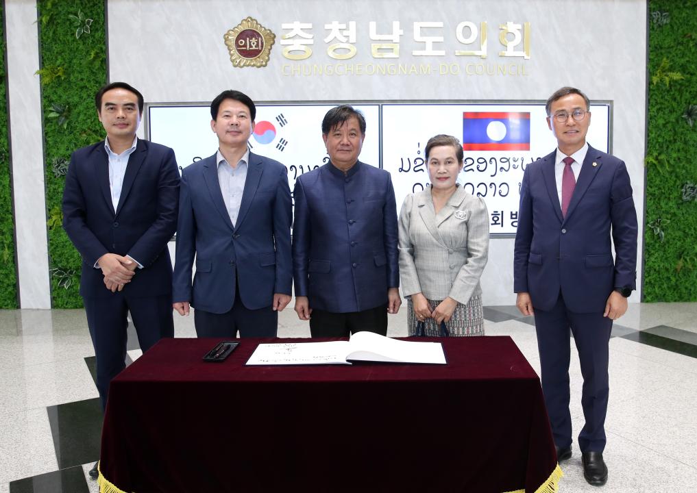 '주한 라오스 대사 일행 도의회 방문' 게시글의 사진(5) '0909_주한 라오스 대사 방문45.jpg'