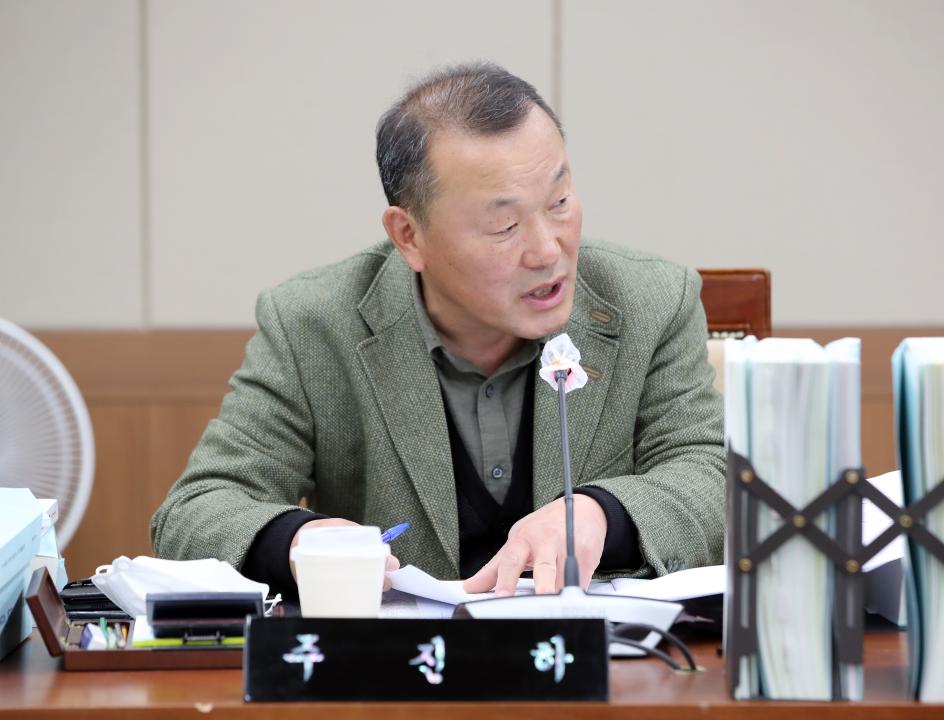 '제362회 정례회 제3차 행정문화위원회' 게시글의 사진(11) '1201_제362회 정례회 행정사무감사 행정문화위원회_7.jpg'