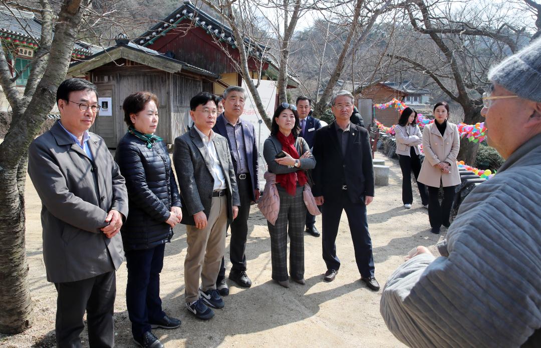'행정문화위원회 서산 부석사 현장방문 금동보살상 친견' 게시글의 사진(8) '250311_행문위 서산 부석사 현장방문_10.JPG'