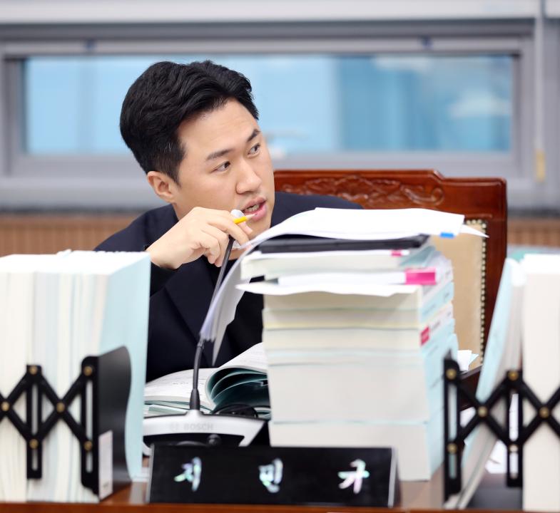 '제362회 정례회 제1차 예산결산특별위원회' 게시글의 사진(37) '1208_제362회 정례회 재1차 예산결산특별위원회_36.jpg'