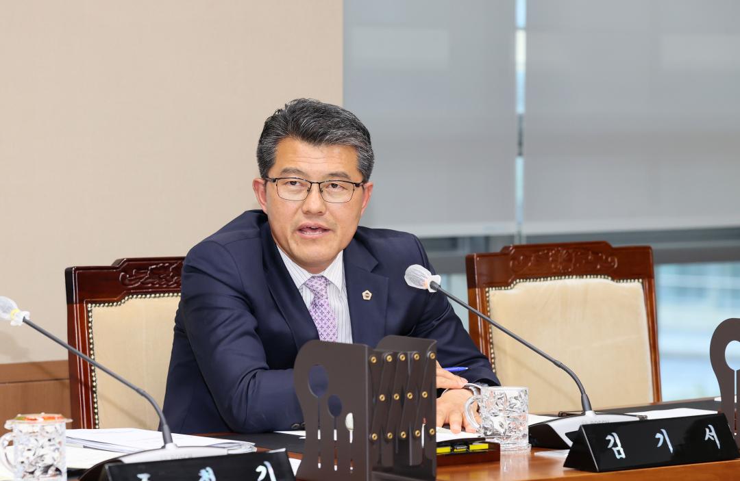 '제358회 임시회 제1차 건설소방위원회' 게시글의 사진(18) '250411_제358회 임시회 제1차 건설소방위원회_26.JPG'