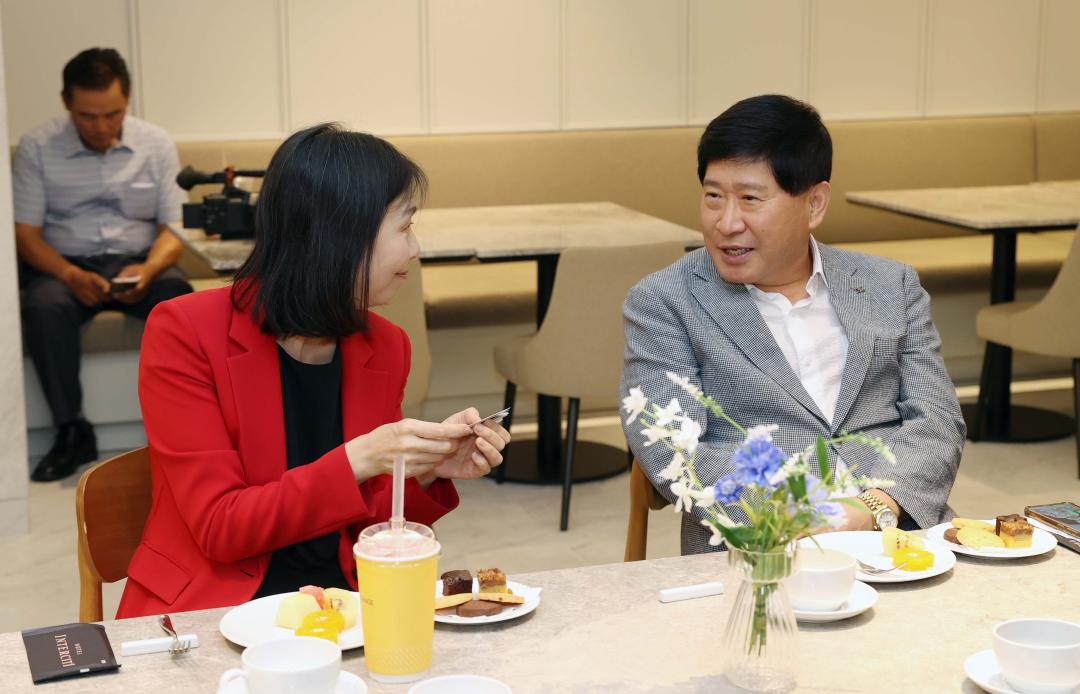 '대한민국시도의회의장협의회 제19대 전반기 정기회 및 대전 현충원 참배' 게시글의 사진(7) '0813_대한민국시도의회의장협의회 제19대 전반기 정기회17.jpg'