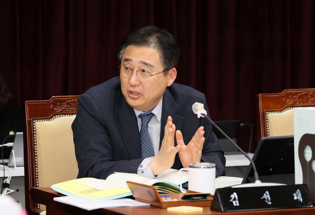 '제358회 임시회 제1차 교육위원회' 게시글의 사진(18) '250414_제358회 임시회 제1차 교육위원회_32.JPG'