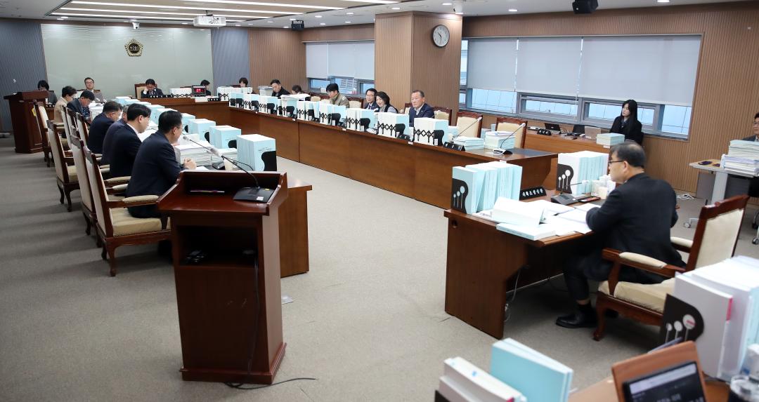 '제362회 정례회 제2차 예산결산특별위원회' 게시글의 사진(2) '1209_제2차 예결위_2.jpg'