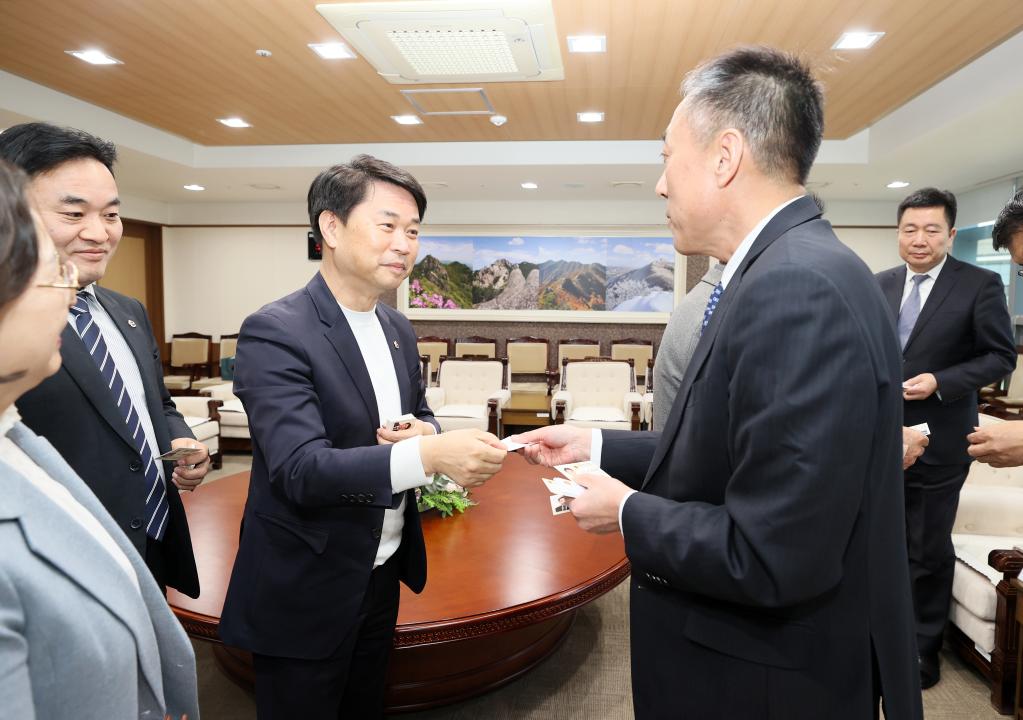 '중국 지린성 인민대표대회 상무위원회 대표단 방문' 게시글의 사진(10) '250425_중국 지린성 인대 부비서장 일행 방문_12.JPG'