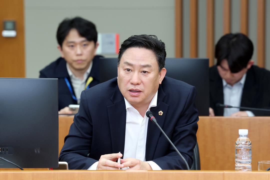 '제358회 임시회 기획경제위원회 현장방문' 게시글의 사진(120) '0416_코닝정밀소재 방문36.jpg'