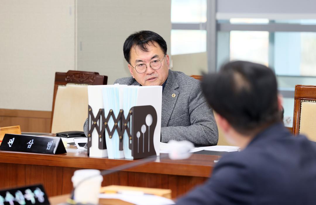 '제363회 임시회 제2차 농수산해양위원회' 게시글의 사진(44) '260122_제363회 임시회 제2차 농수산해양위원회_64.JPG'