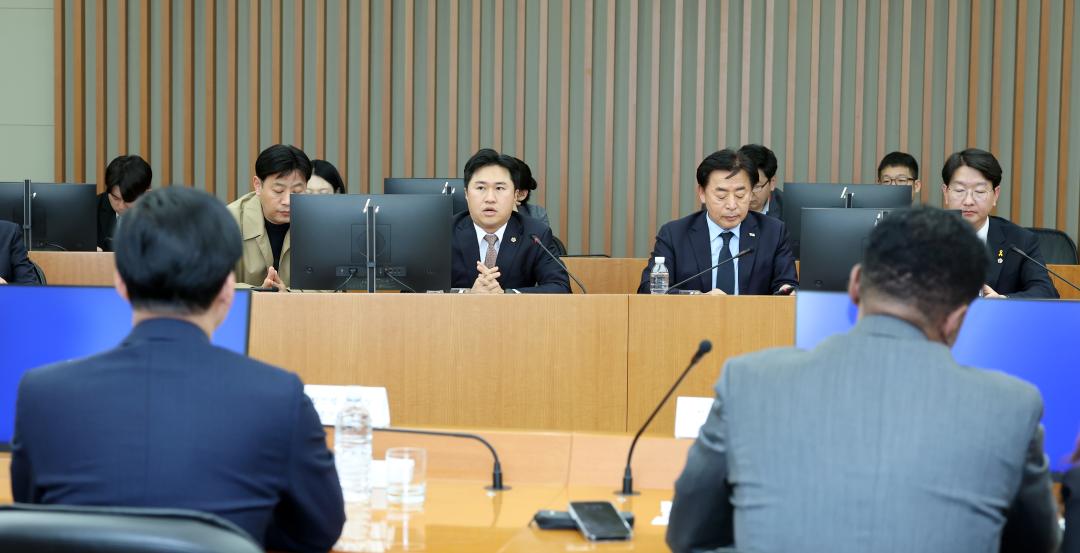 '제358회 임시회 기획경제위원회 현장방문' 게시글의 사진(123) '0416_코닝정밀소재 방문40.jpg'