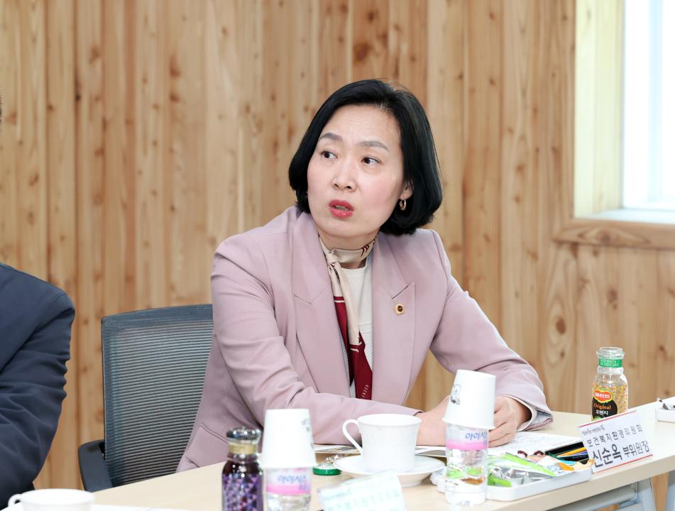'제358회 임시회 보건복지환경위원회 현장방문' 게시글의 사진(110) '0415_원산도 자연휴양림 현장방문27.jpg'