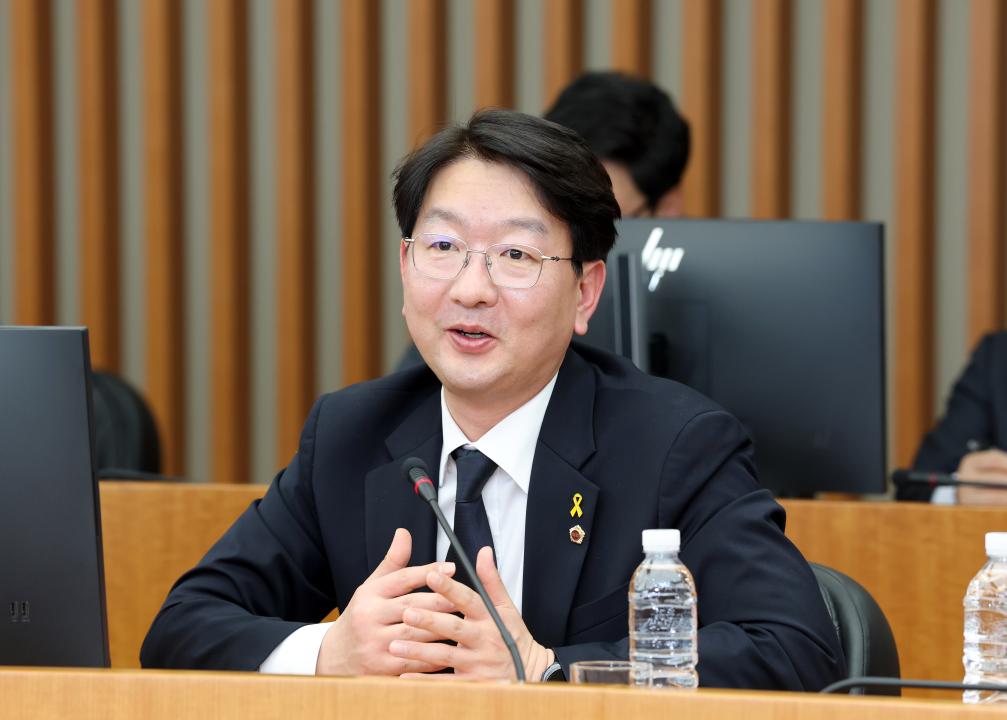'제358회 임시회 기획경제위원회 현장방문' 게시글의 사진(107) '0416_코닝정밀소재 방문25.jpg'