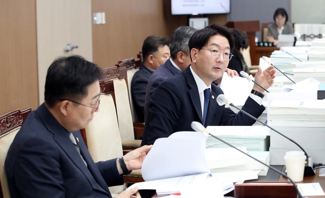 '제362회 정례회 제1차 예산결산특별위원회' 게시글의 사진(28) '1208_제362회 정례회 재1차 예산결산특별위원회_27.jpg'