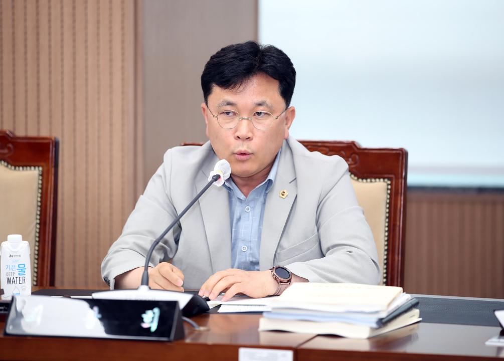 '제2차 문화관광재단 대표이사 후보자 인사청문특위' 게시글의 사진(49) '230621_제2차 문화관광재단 대표이사 인사청문특위_322.JPG'