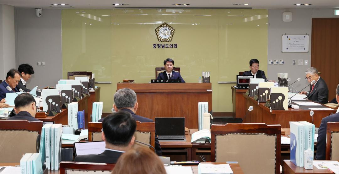 '제358회 임시회 제1차 교육위원회' 게시글의 사진(2) '250414_제358회 임시회 제1차 교육위원회_02.JPG'