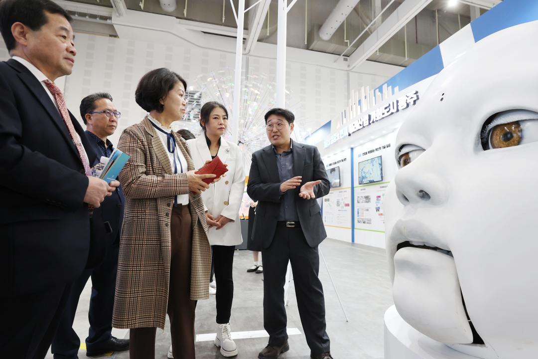 '(2023.11.01. 현장방문) 제3기 정책위원회 현장방문- 대한민국 지방시대 엑스포, 대전 구급교육센터' 게시글의 사진(8) '231101_정책위원회_현장방문(2023_대한민국_지방시대_엑스포,_대전_구급교육센터_(12).jpg'