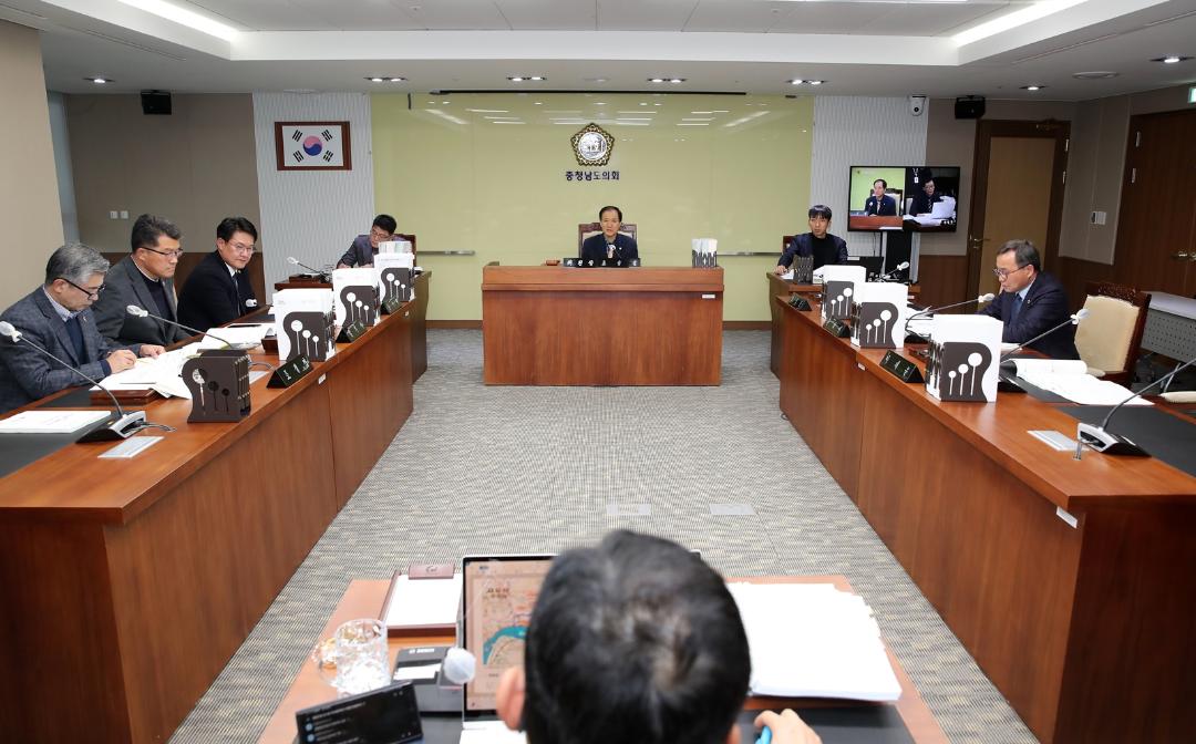 '건설소방위원회, 재해예방‧도로안전 대책 마련 주문' 게시글의 사진(2) '250210_제357회 임시회 제4차 건설소방위원회.JPG'