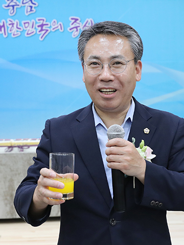 충청남도의회 의원 홍재표