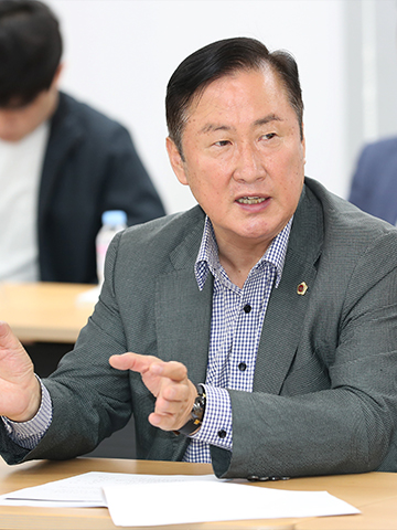 충청남도의회 의원 김기영